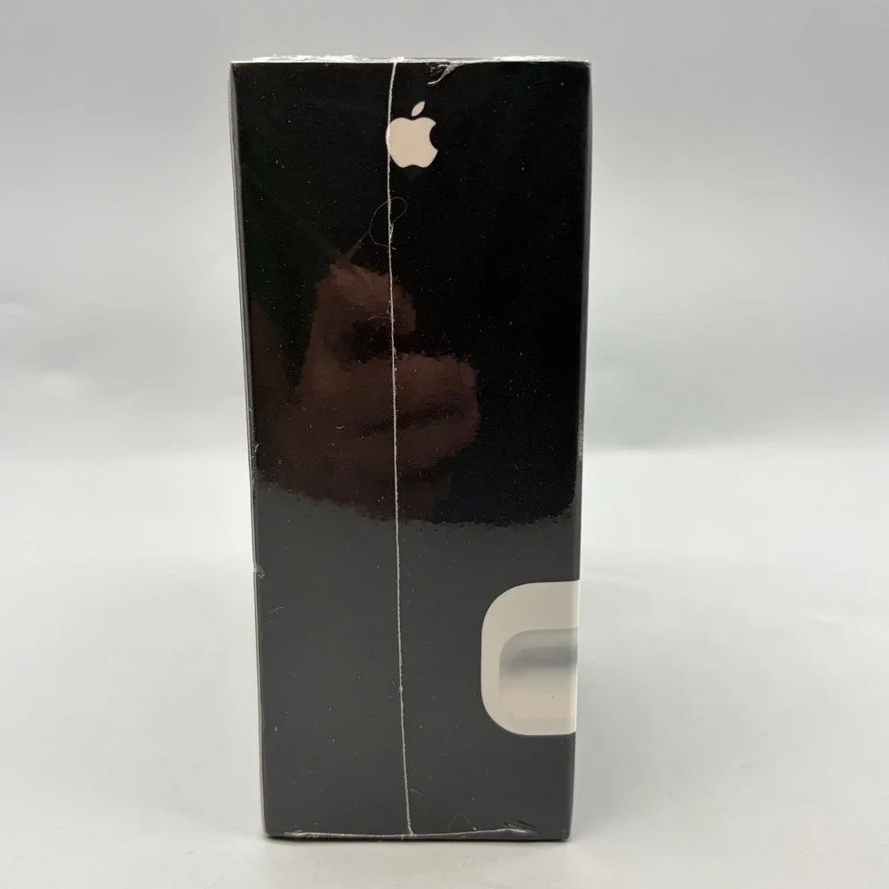 Apple Universal Dock for iPod/IPhone MB125G/A - Sealed